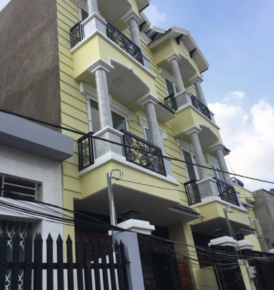 Bán gấp căn nhà 1 trệt 1 lững 2 lầu, 4 phòng ngủ, sân thượng, ngay trung tâm quận 12, Tp Hồ Chí Minh