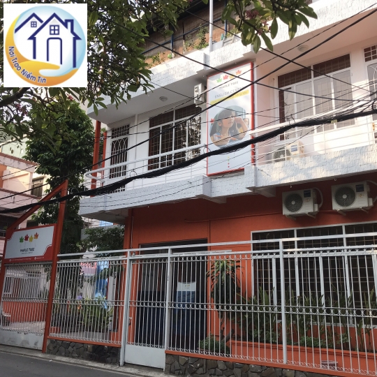 Bán biệt thự 2 mặt tiền hẻm thông CMT8 Quận 3 - Tp HCM