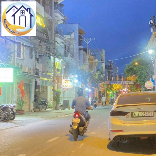Bán căn nhà mặt tiền Nguyễn Văn Công, P. 3, GV, thuận lợi kinh doanh, cho thuê, LH: 0981 966 337
