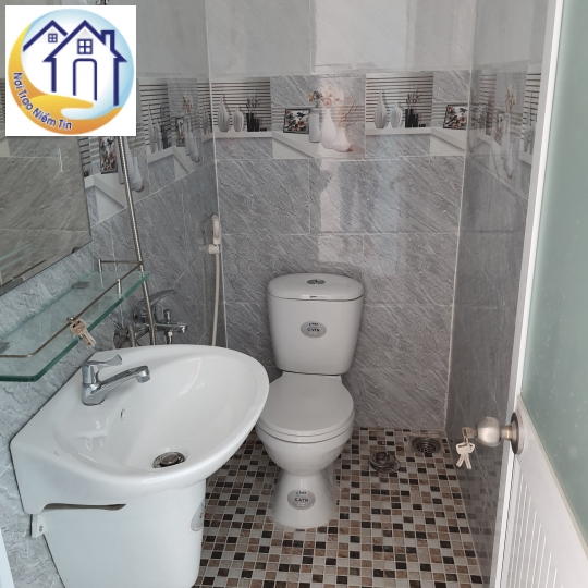 BÁN NHÀ 1 TRỆT 2 LẦU, SÂN THƯỜNG, GIÁ CHỈ 1 TỶ 2 TRĂM 80 MƯƠI TRIỆU ĐỒNG.